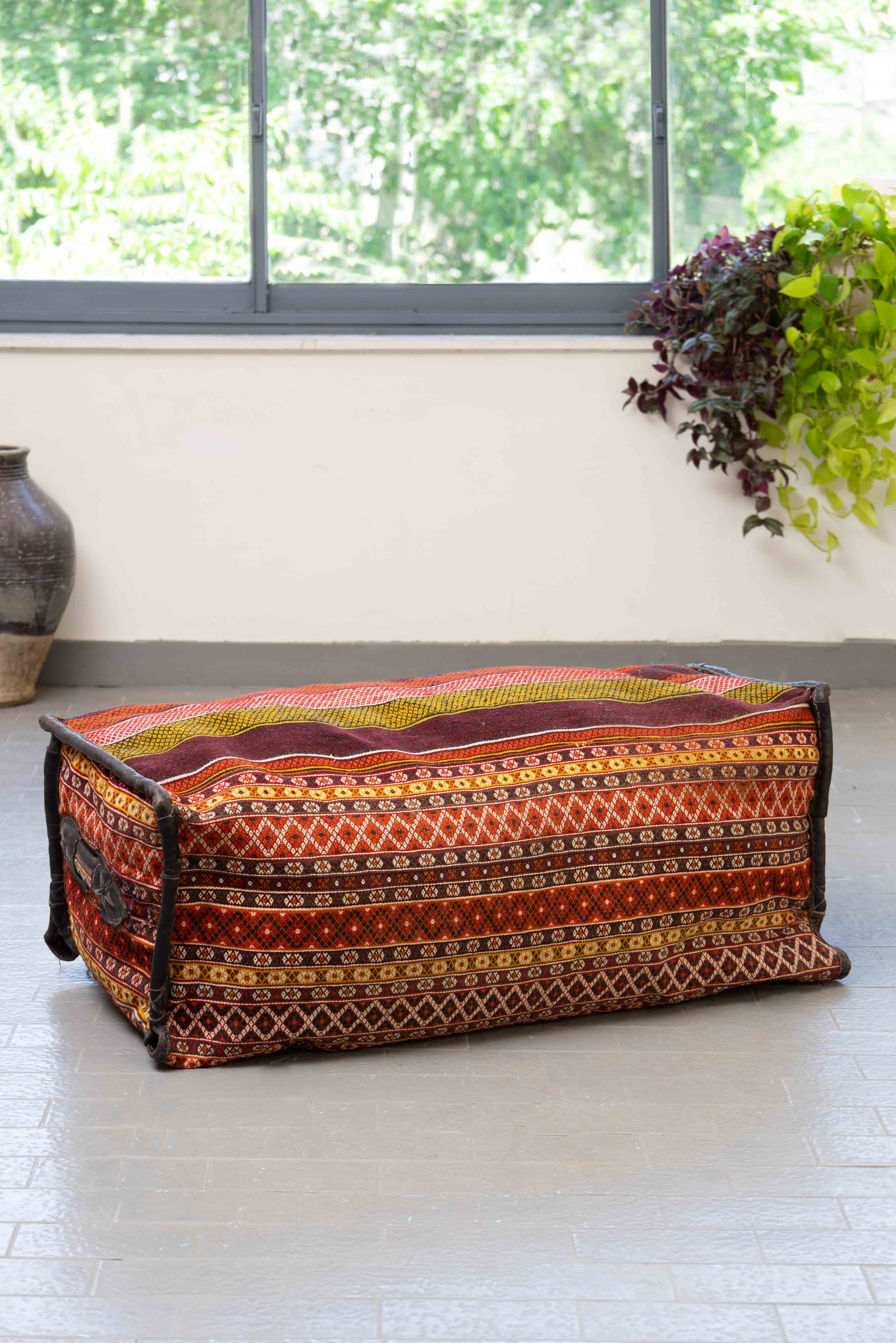 MAF020 Blanket Box 1
