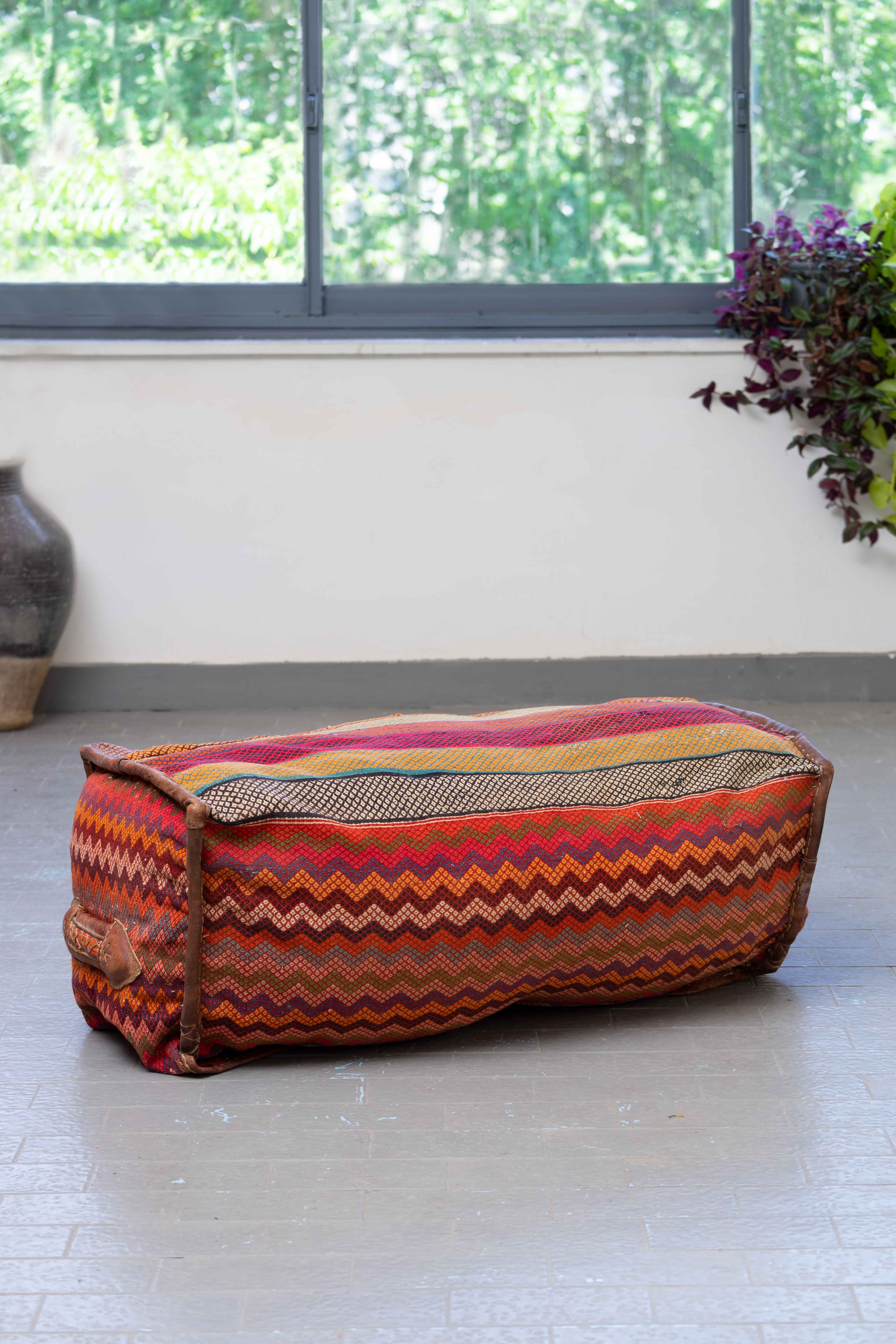 MAF023 Blanket Box 2
