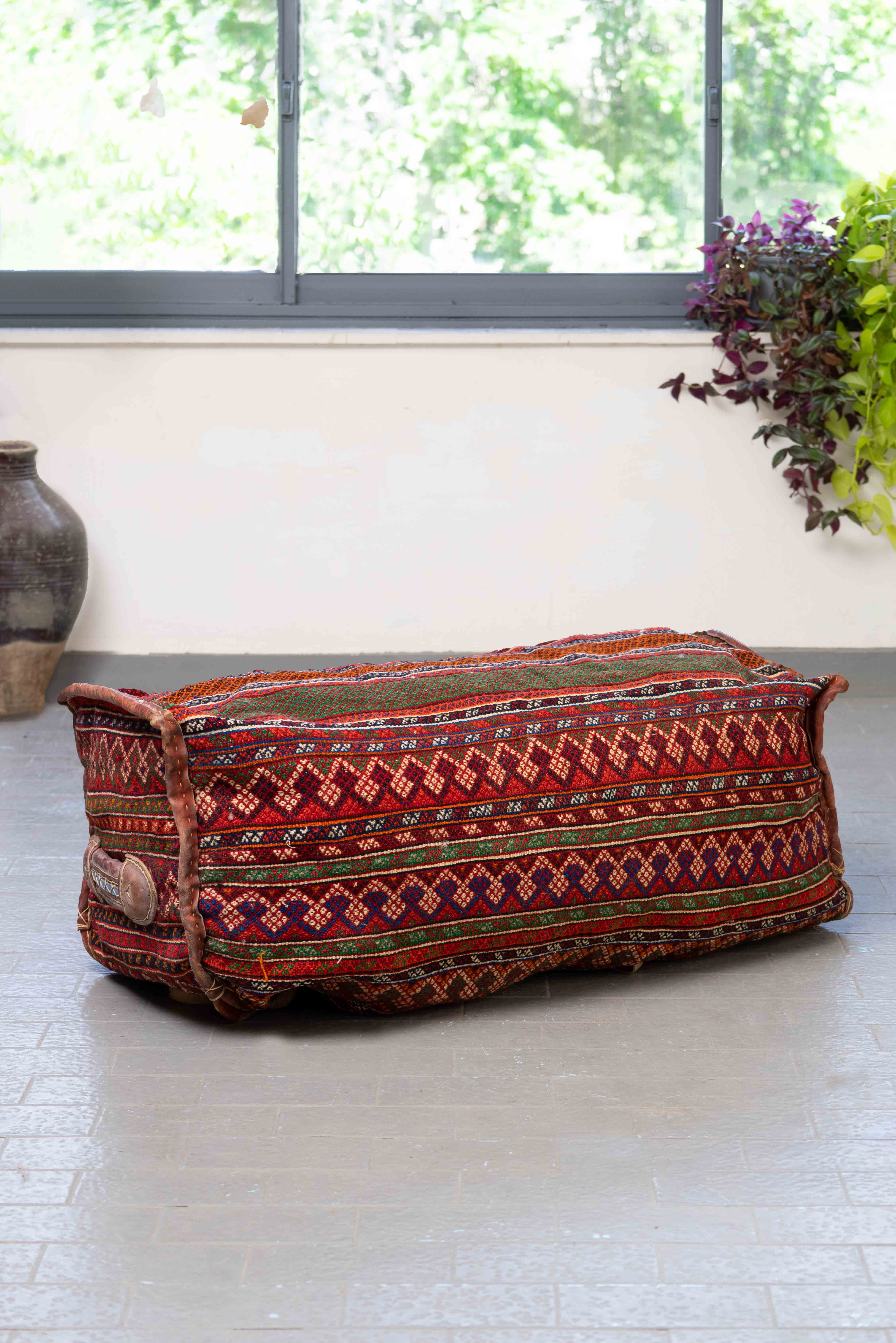 MAF032 Blanket Box 2