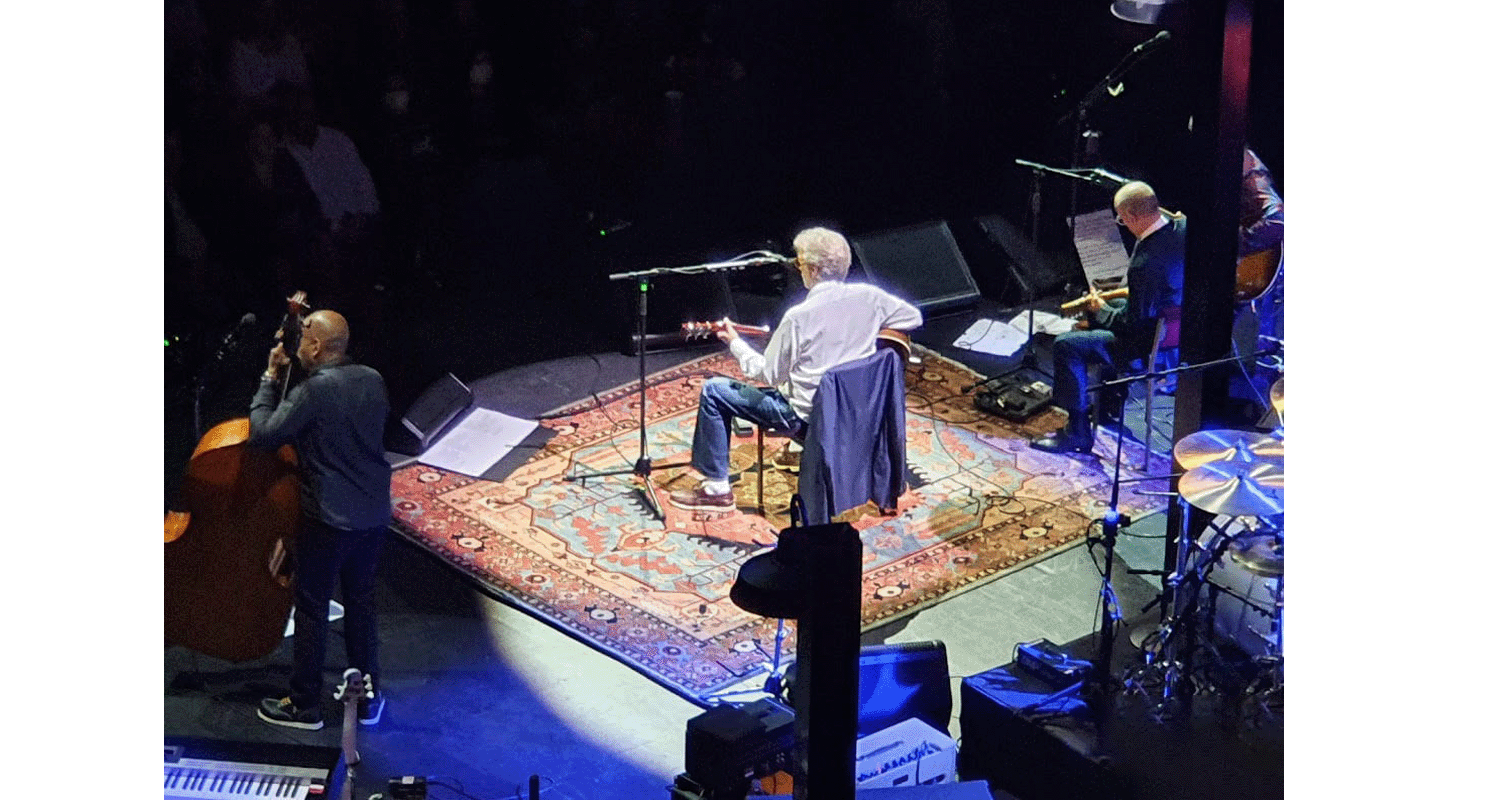 Rugs and Rockers: The Strange Bond Between Persian Rugs and Rock’n’Roll 10 Eric Clapton - Live At The Royal Albert Hall (2022)