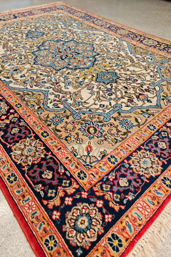 RCA AU005 Persian Qom Rug 4